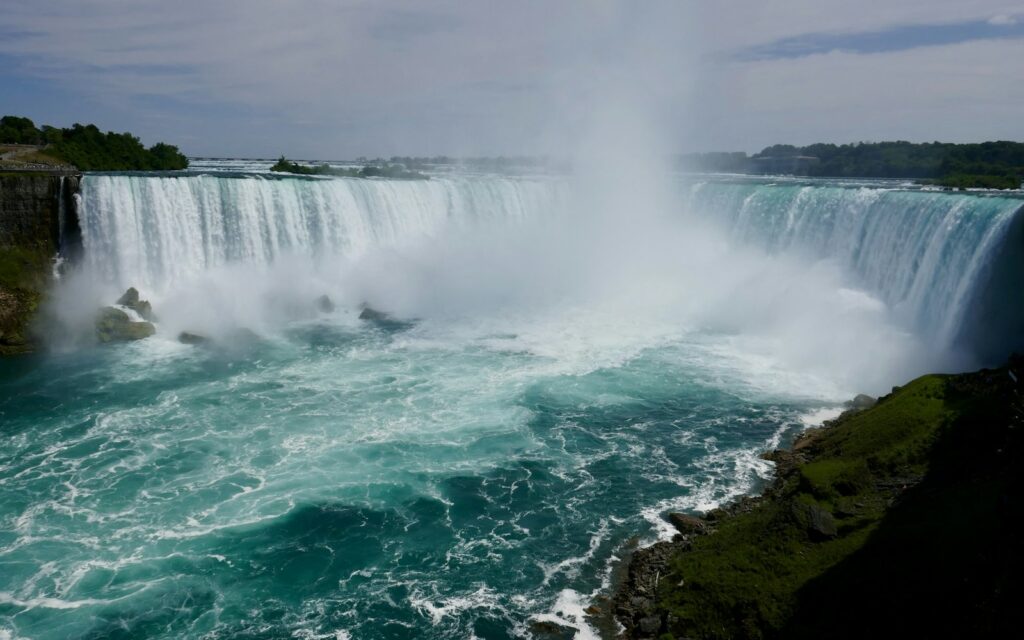 Toronto – Thác Niagara 3 ngày: ngắm thác, thử rượu vang đá